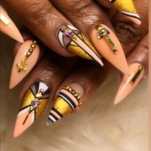 Meet your Posher, Maricela